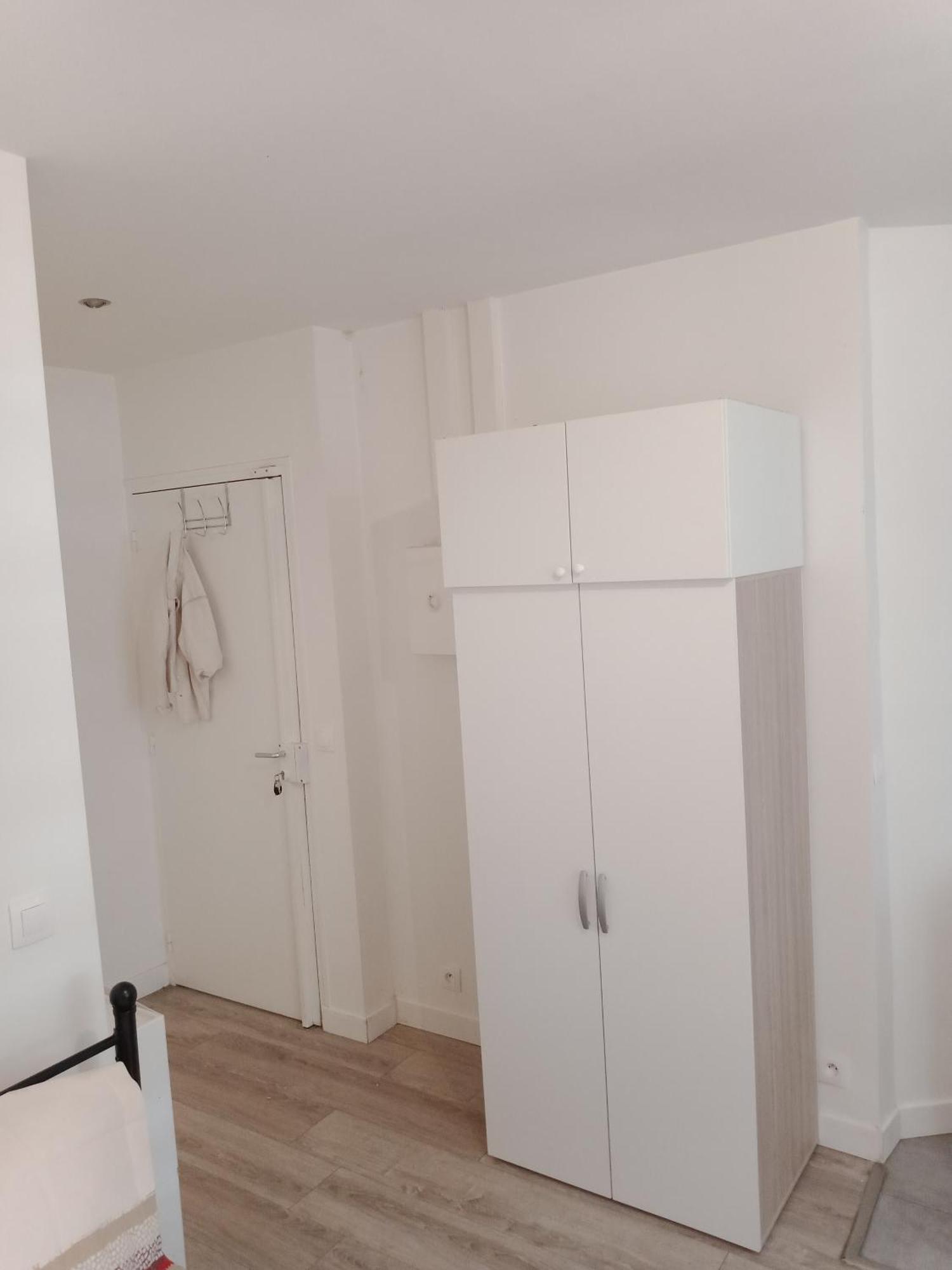 Joli Lägenhet Clichy Exteriör bild